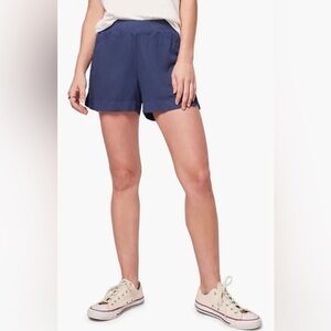 Faherty Arlie Day Short Navy Small Tencel Linen Cotton